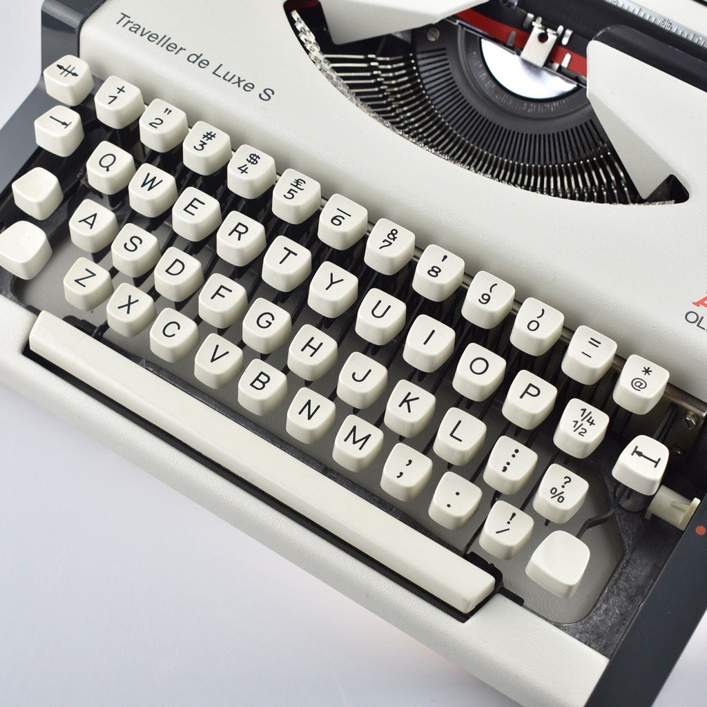 Olympia Traveller De luxe S Typewriter 