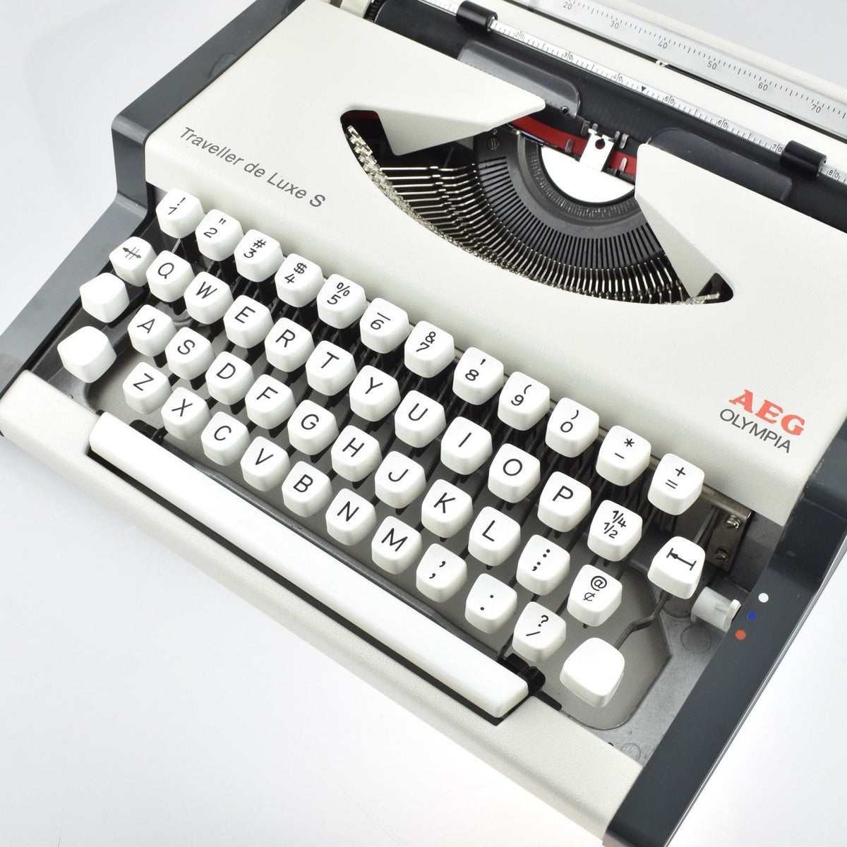 Olympia Traveller Deluxe S Typewriter Cursive Italic FREE UK POSTAGE ...