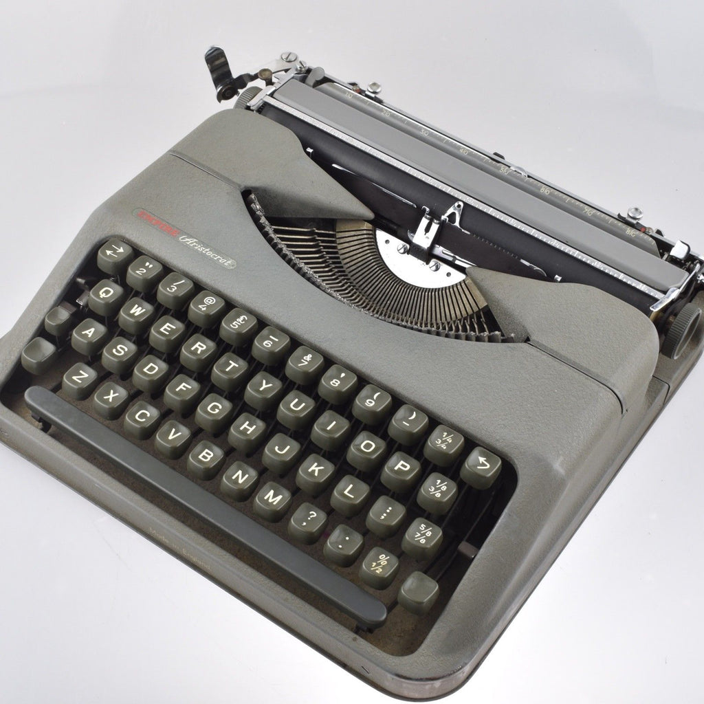 By Mr & Mrs Vintage Typewriters 