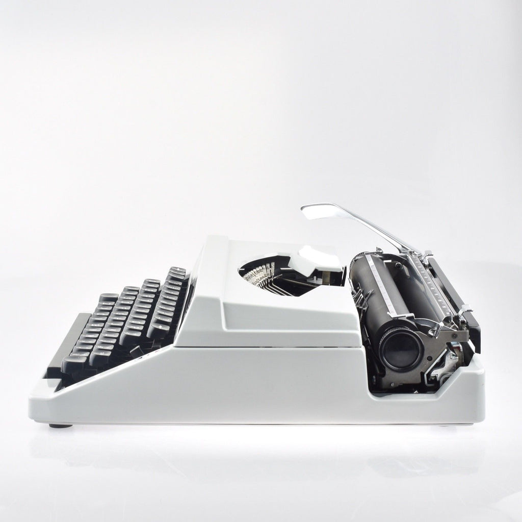 Silver Reed SR100 Typewriter 