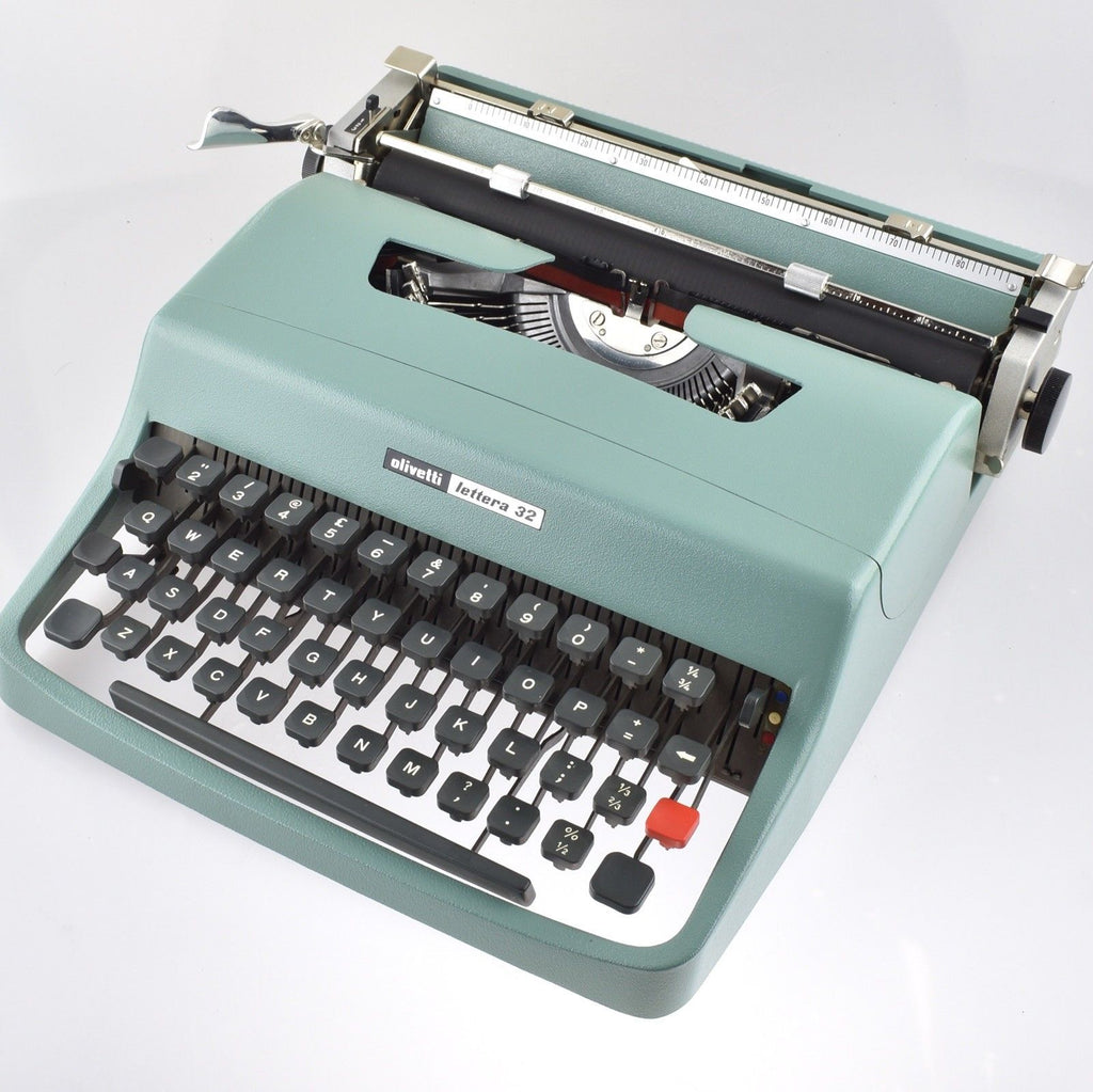 Olivetti Lettera 32 Typewriter 