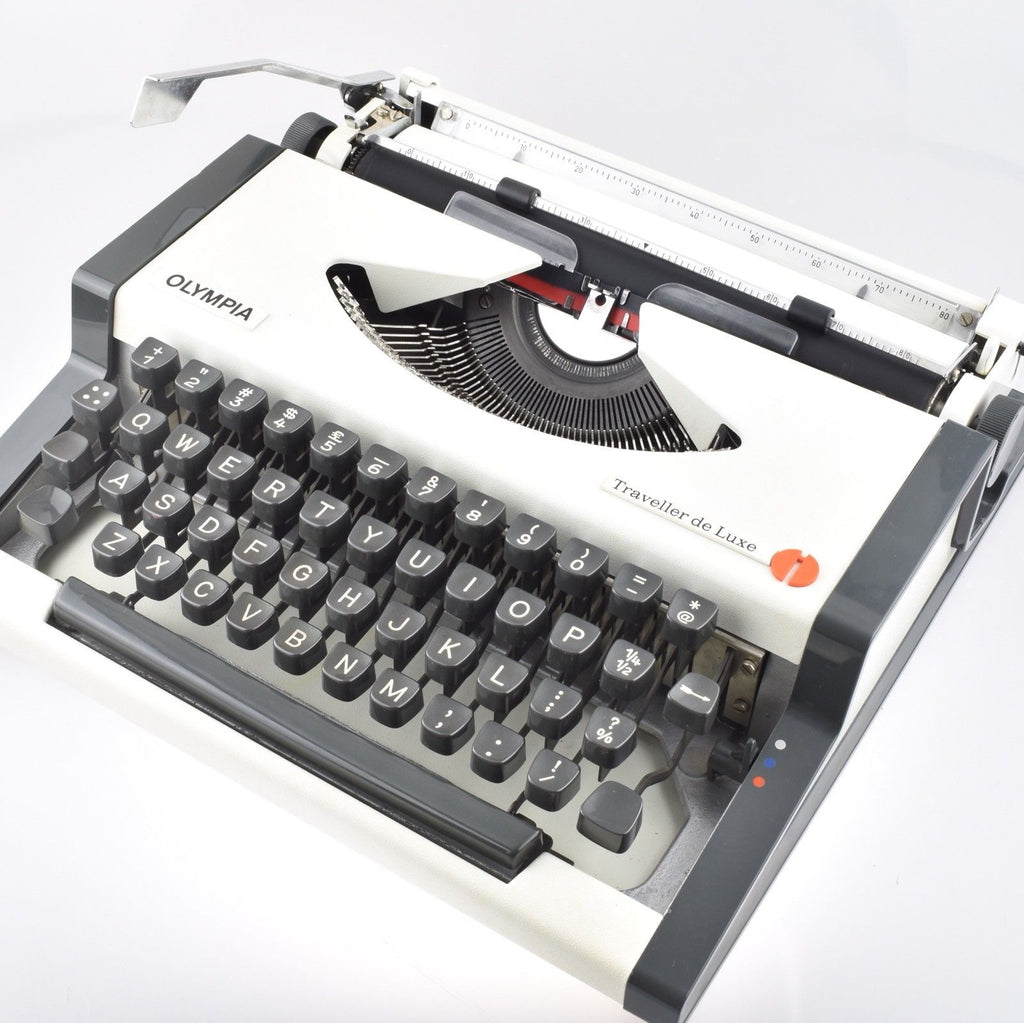 Professionally Serviced Working Olympia Traveller De luxe Typewriter