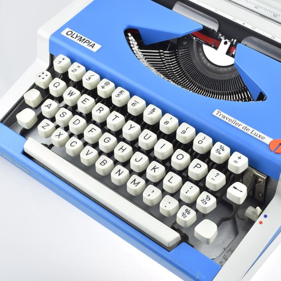 Professionally Serviced Working Olympia Traveller De luxe Typewriter BLUE