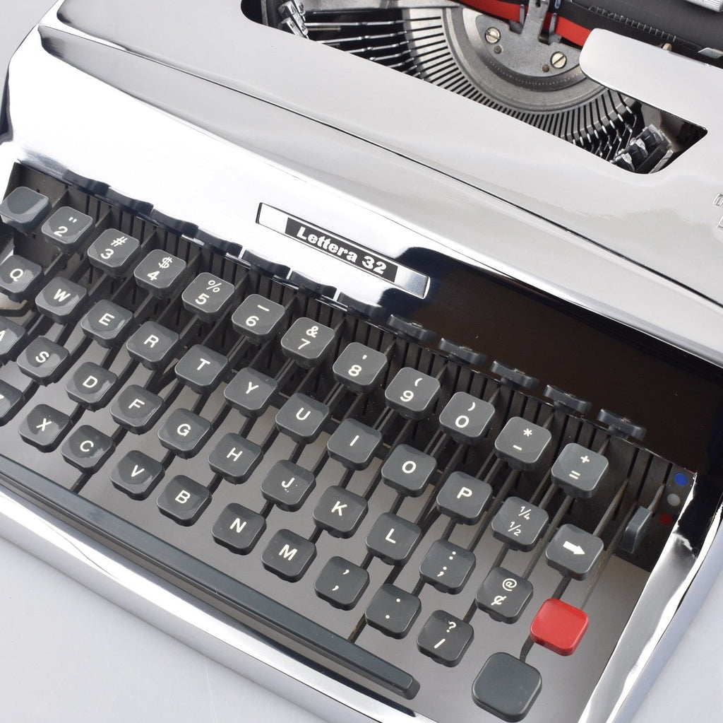 Olivetti Lettera 32 Typewriter Chrome Plated 