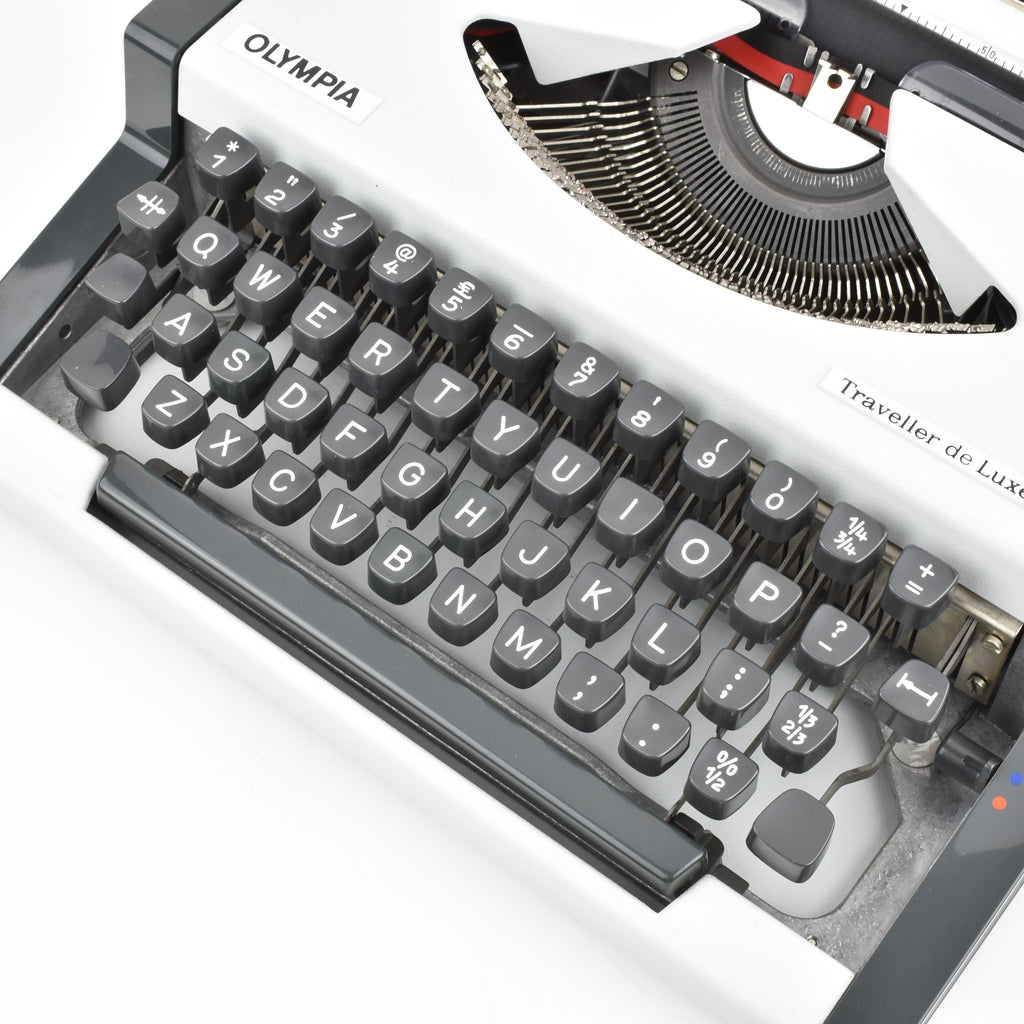 Olympia Traveller Deluxe Typewriter