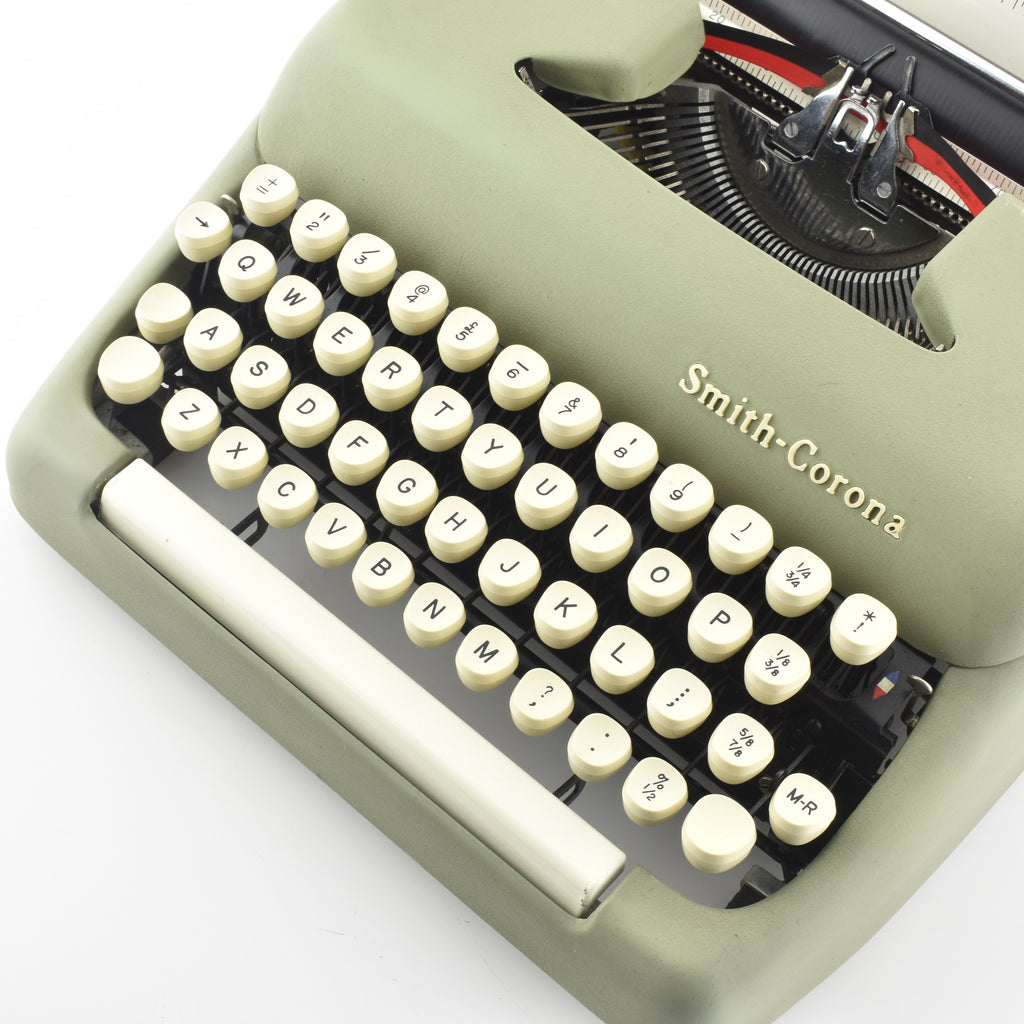 Smith Corona Typewriter Clipper 
