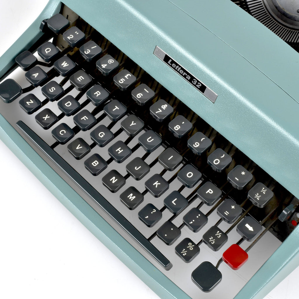 Olivetti Lettera 32 Typewriter