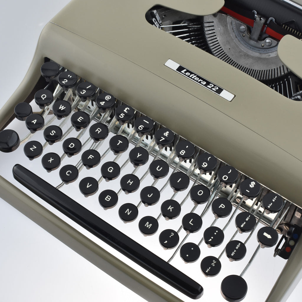 Olivetti Lettera 22 Typewriter 